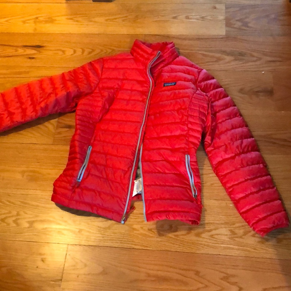 Brand new women’s Patagonia nano puff